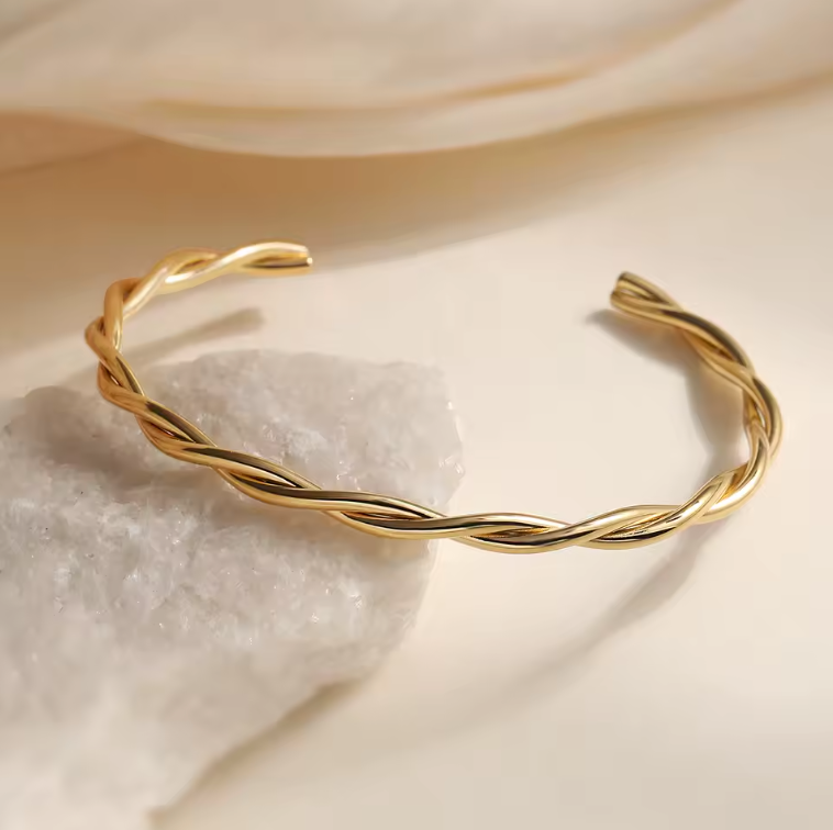 Twist bangle