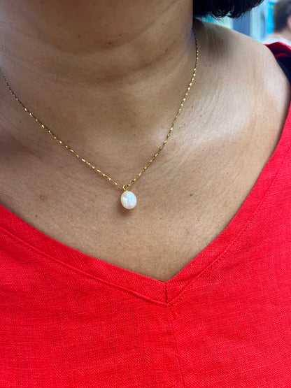 Pearl pendant necklace