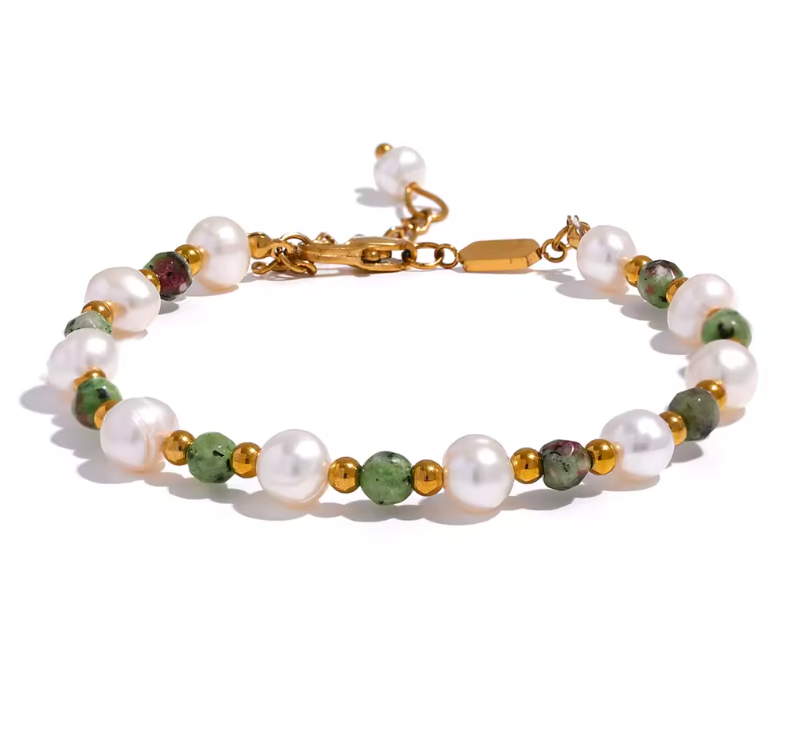 Green epidote stone and pearl bracelet