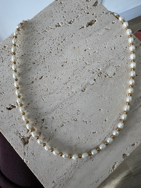Pearl & gold bead detail necklace