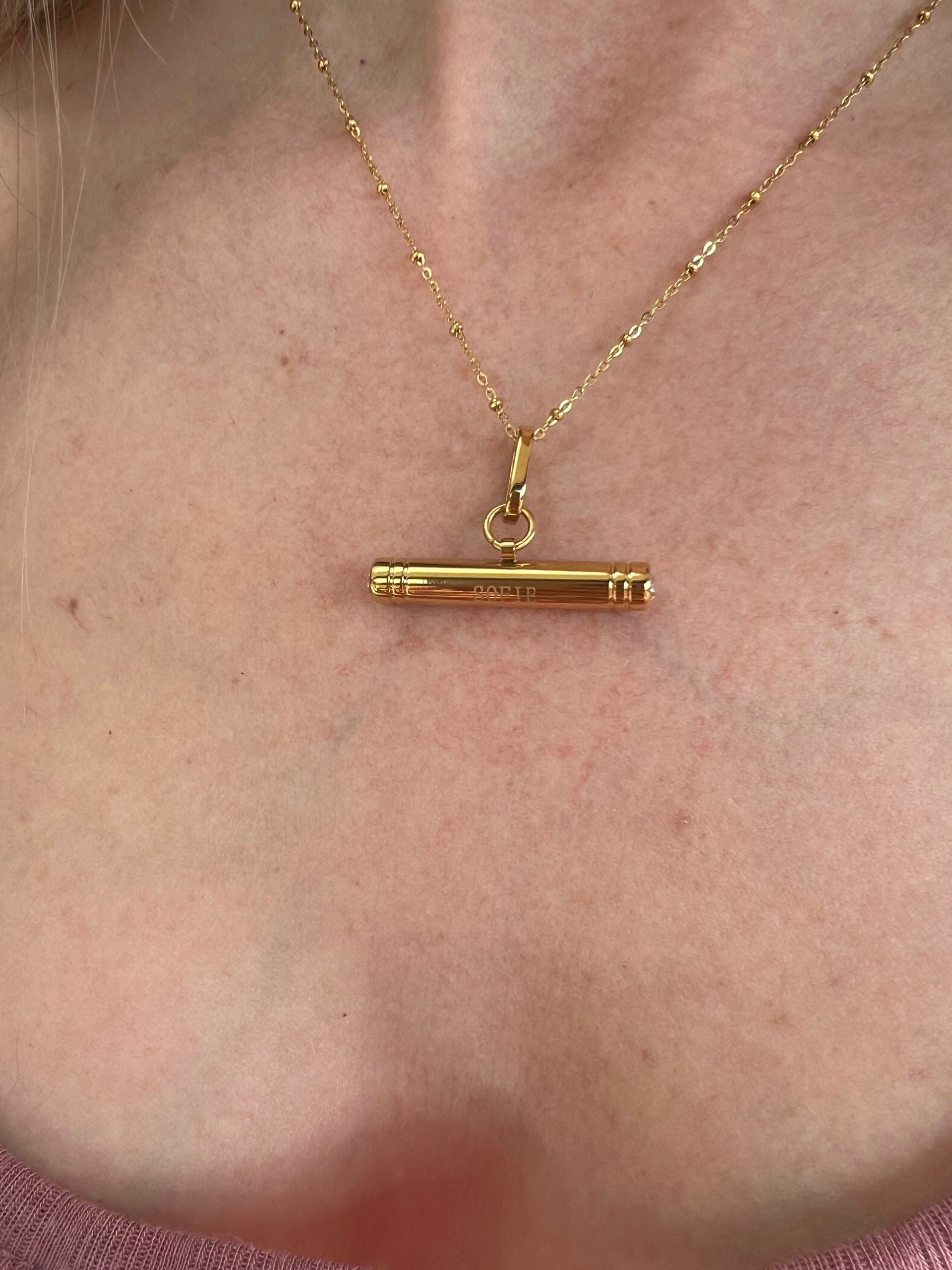 T bar pendant necklace with engraving