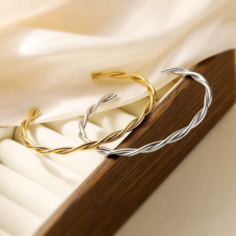 Twist bangle