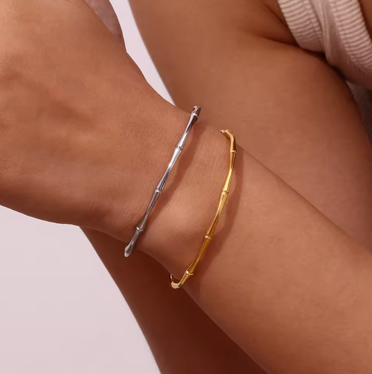 bamboo bangle both colour model shot