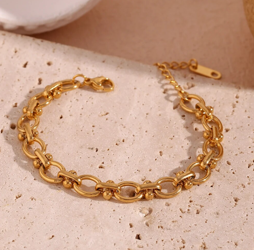 circle link bracelet gold