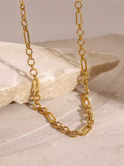 Circle and link chain necklace