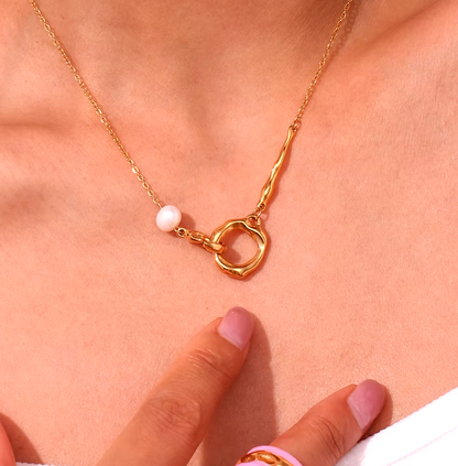 double link pearl necklace model shot 2