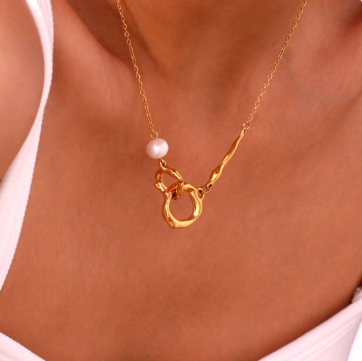 double link pearl necklace model shot