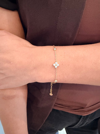 Clover gem bracelet