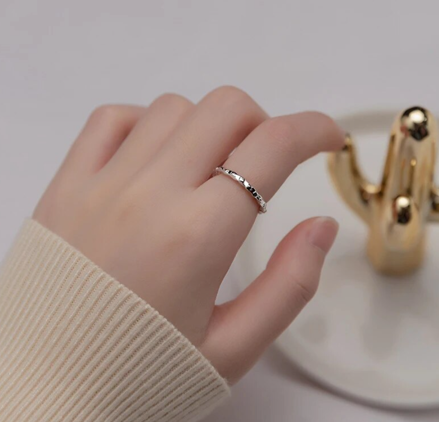 hammered ring silver model shot