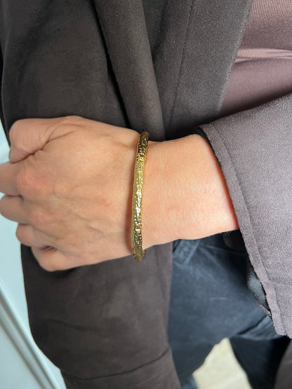 Hammered full bangle