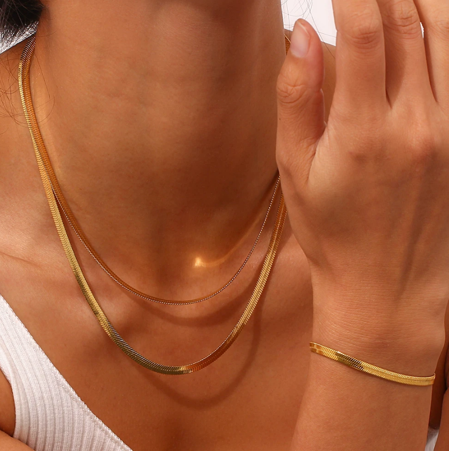 herringbone snake chain model shot