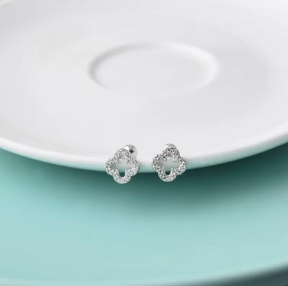 Hollow clover barbell studs