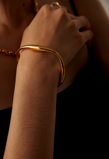 irregular detail bangle 2