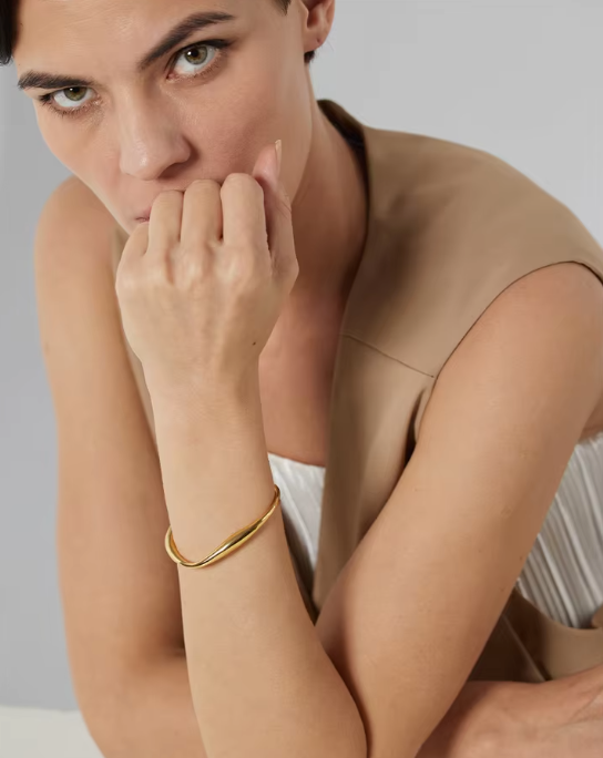 irregular detail bangle model shot