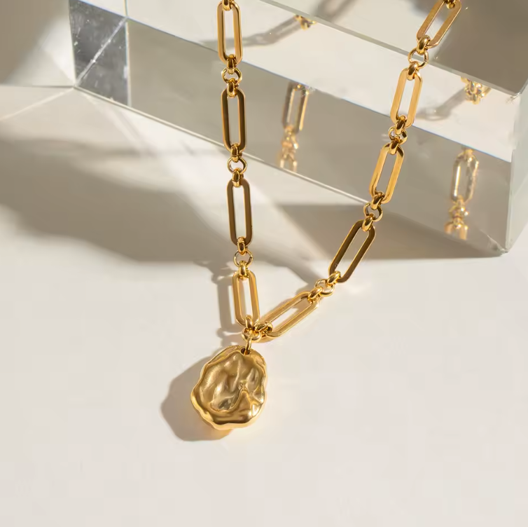 Molten pendant link necklace