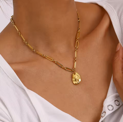 Molten pendant link necklace