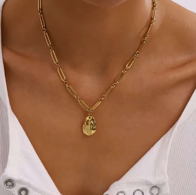 Molten pendant link necklace