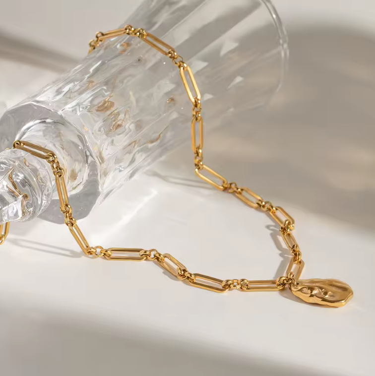 Molten pendant link necklace