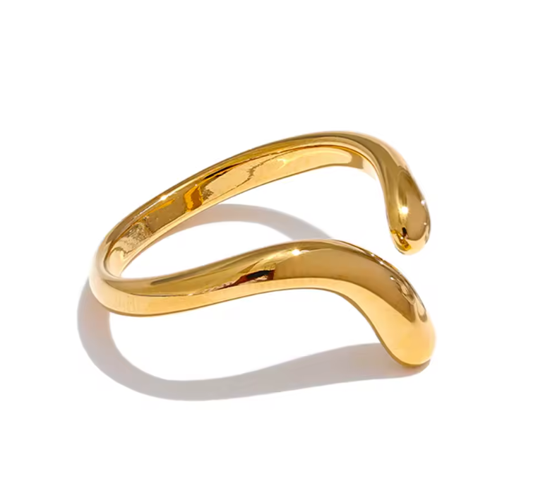 Open curved ring