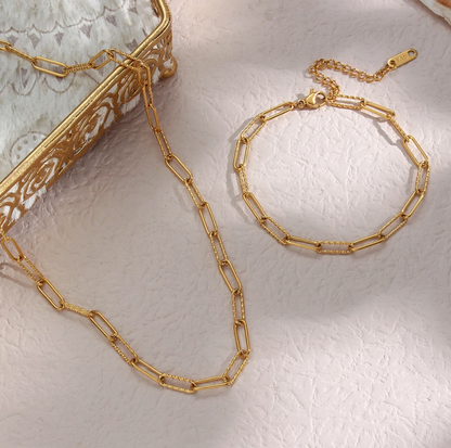 Paperclip link necklace