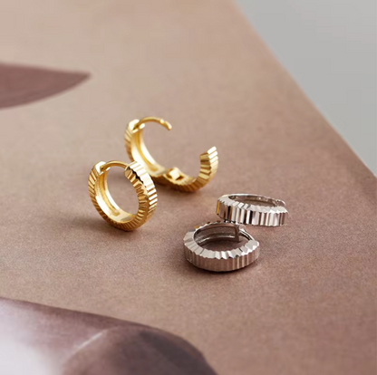 Ridged huggie hoops