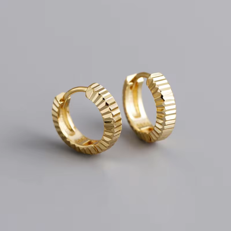 Ridged huggie hoops
