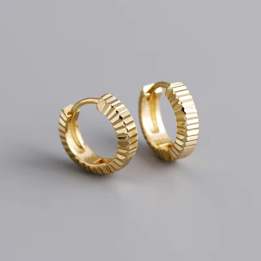 Ridged huggie hoops