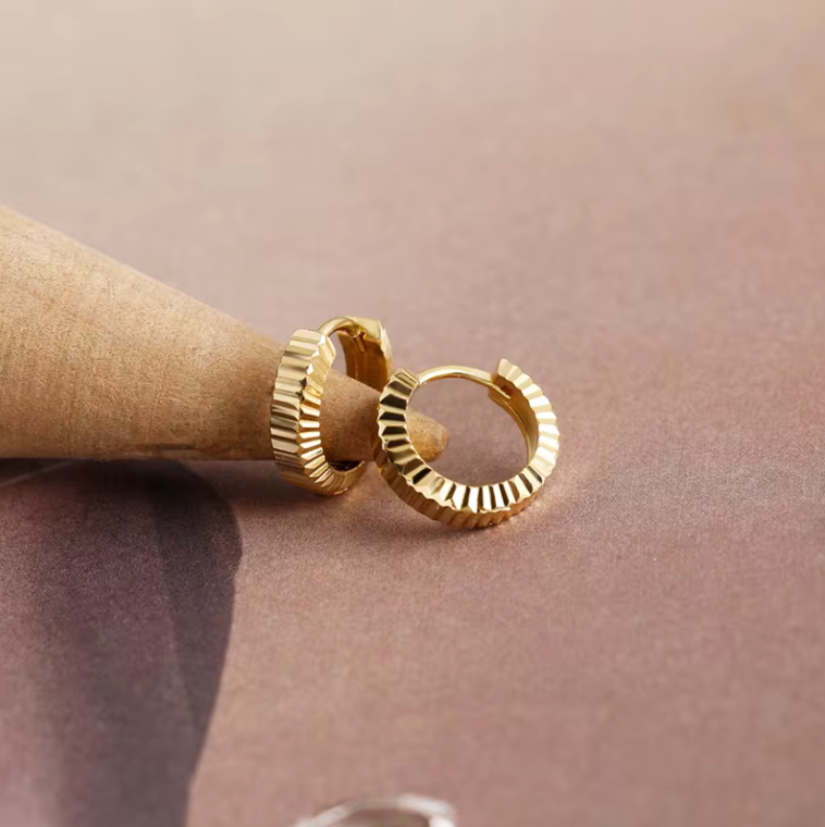 Ridged huggie hoops