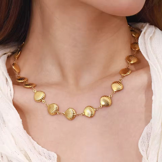 Shell charm necklace