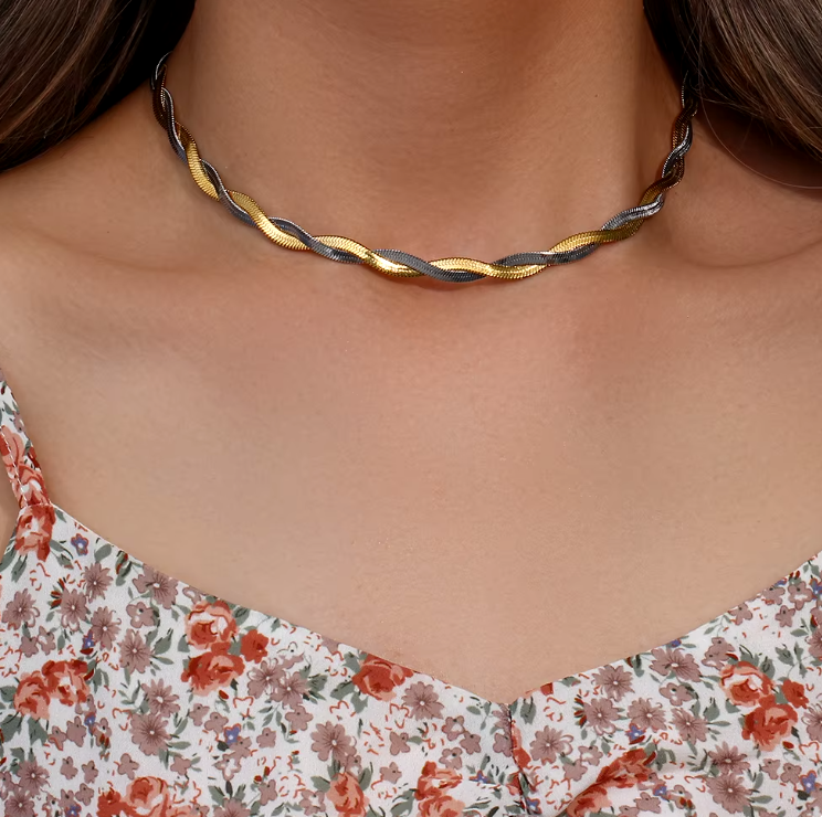 twisted herringbone necklace model shot