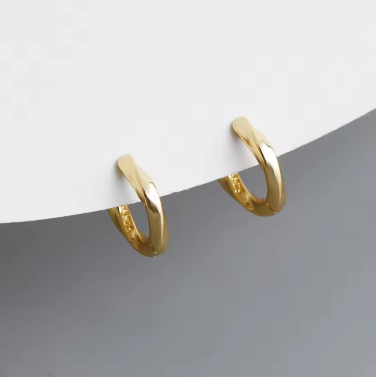 Twist huggie hoops
