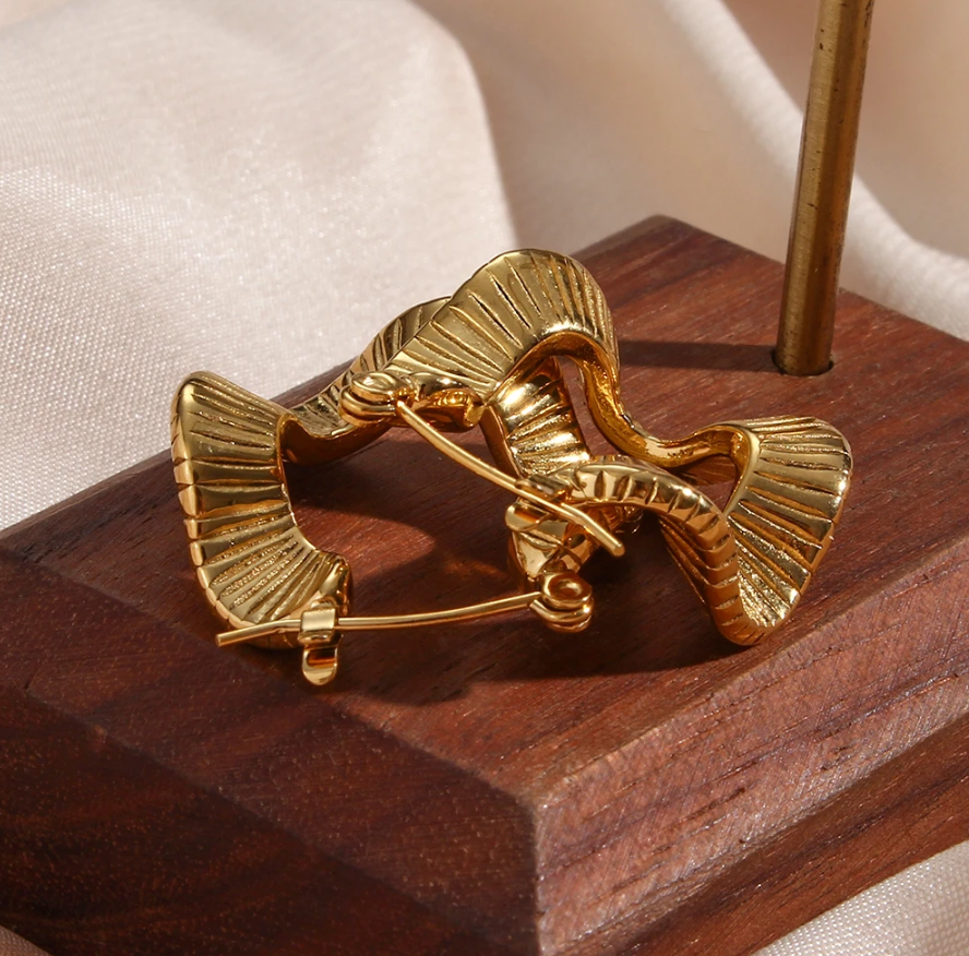 wavy hoop earrings 3