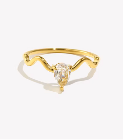Wavy teardrop ring